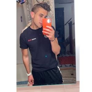 Meet your Posher, Thomas